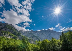 Vročina bo vztrajala: temperature se bodo ponekod povzpele nad 30 stopinj Celzija