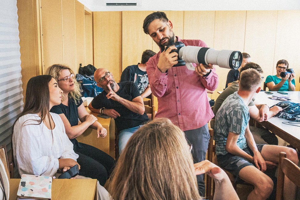 Canon donacija projekt Breaking the Silence