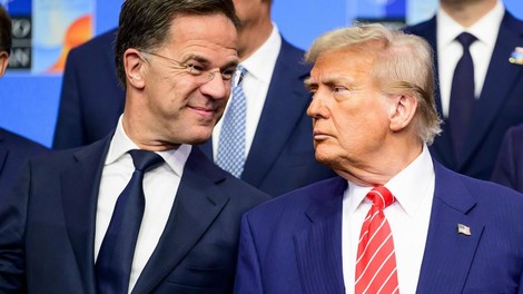 Šef Nata je Trumpu nadel nenavadni vzdevek: "Očka mora včasih uporabiti ostre besede" (VIDEO)
