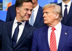 Šef Nata je Trumpu nadel nenavadni vzdevek: "Očka mora včasih uporabiti ostre besede" (VIDEO)