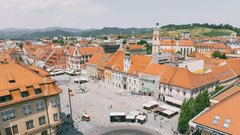 Na trgu v Mariboru je znamka s.Oliver Black Label pripravila edinstveno modno doživetje – pohitite, da vam ne uide! (FOTO)
