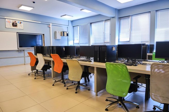 gospodarstvo denar kriza stečaj podjetje internet računalniki