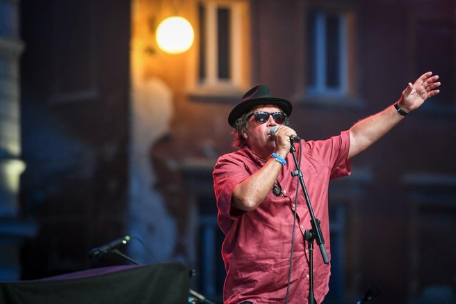 Poglejte, kako Pero Lovšin pri 70 letih še vedno živi po punk načelih in kaj načrtuje v prihodnosti