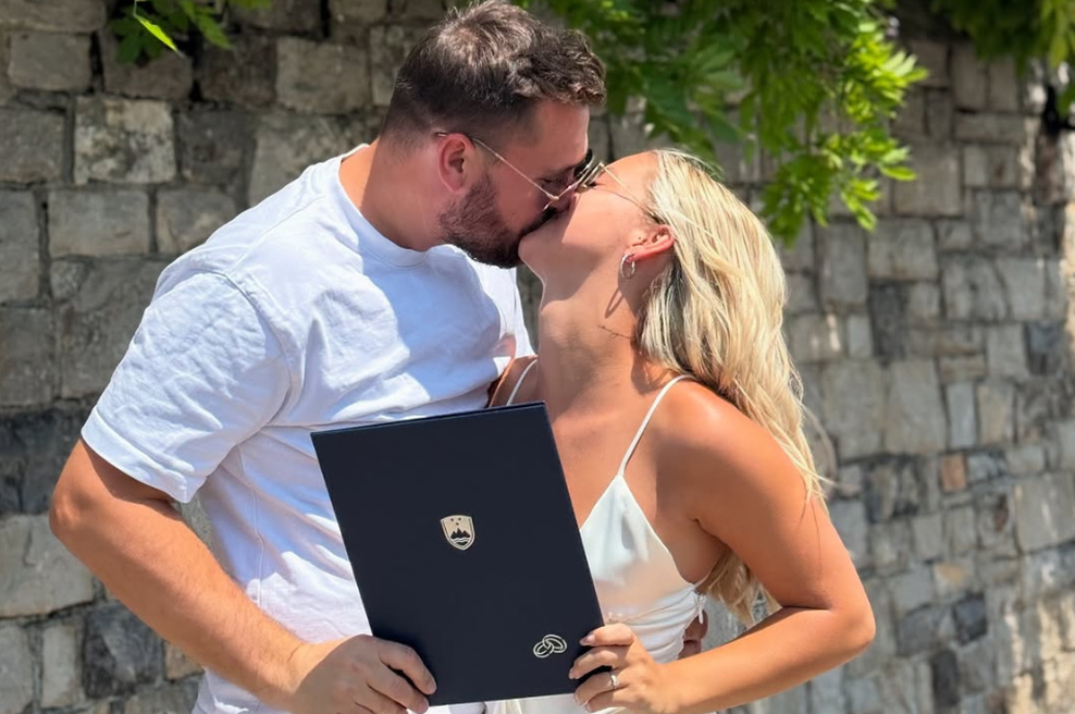 Intimna poroka v družini znanega slovenskega glasbenika (VIDEO) (foto: Instagram.com/tiavlahovic)