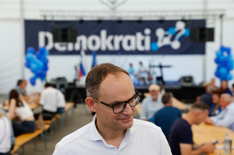 Demokratom Anžeta Logarja se pridružujejo mlade sile: z ustanovnim kongresom nastali Mladi Demokrati (foto: Borut Živulović/Bobo)