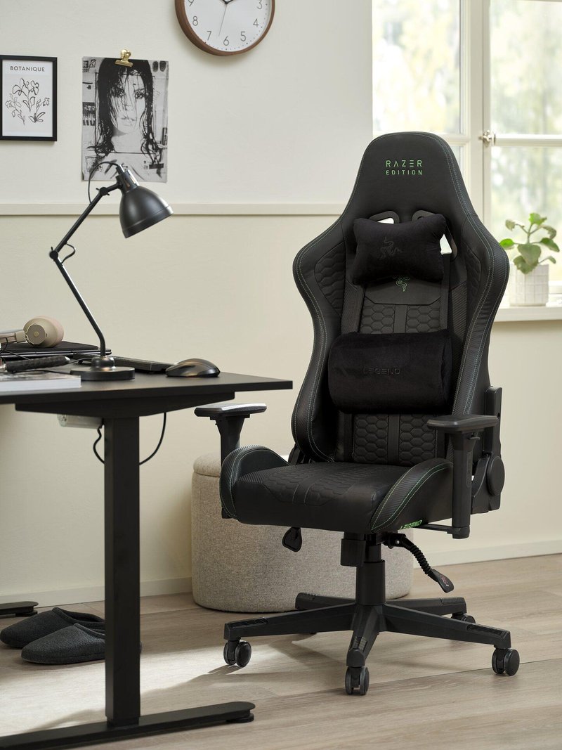 Preuredite pisarno (Office), ko ste “Out of Office”