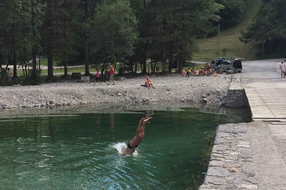 Pozabite na gnečo ob morju – to slovensko poletno zatočišče ob vodi vas bo očaralo (foto: Tripadvisor/posnetek zaslona)