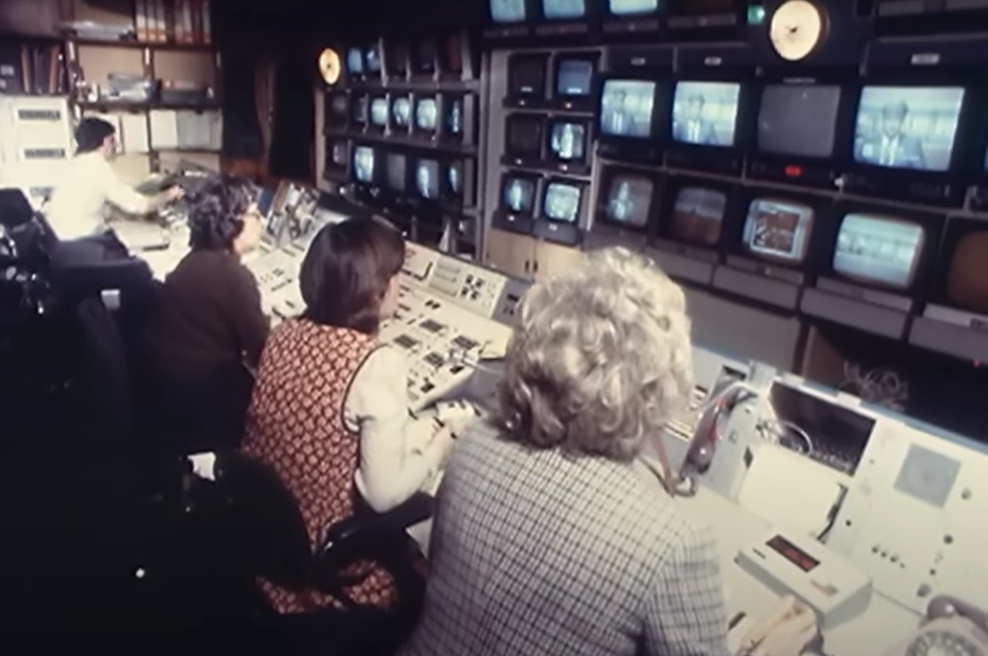 Umrl legendarni novinar in eden najbolj prepoznavnih TV-voditeljev (foto: YouTube/posnetek zaslona)