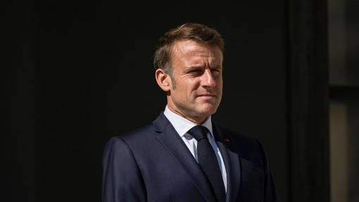 Macron in Putin po skoraj treh letih prekinila molk: O čem sta govorila več kot dve uri?