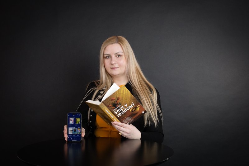 Karmen Petric pisateljica avtorica kriminalka Smrt v rezidenci