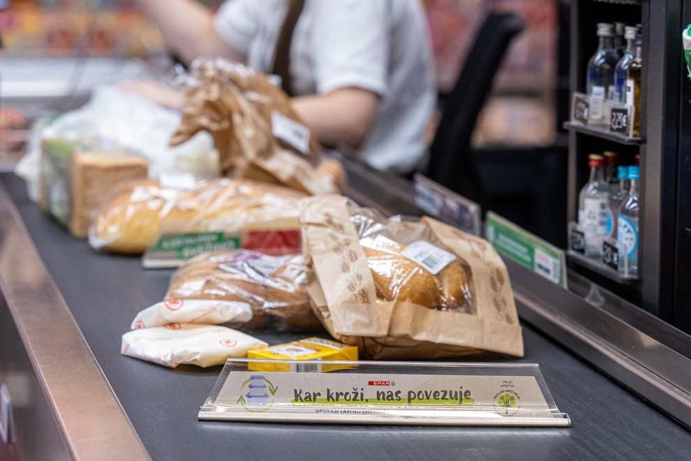 spar kampanja "Kar kroži, nas povezuje" nakup brez embalaže in plastičnih vrečk