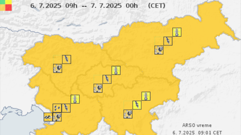 Slovenijo bodo kmalu zajele padavine z neurji: možni močni vetrovni sunki in toča