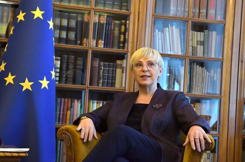 Prenovljena pisarna predsednice: Odkrijte, kaj so ustvarili izjemni slovenski mojstri (foto: Profimedia)