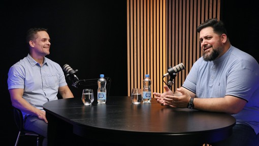 Mag. dietetike Luka Roter v podkastu Več vem, bolje jem razložil zanimiv sistem prehranjevanja vrhunskih športnikov