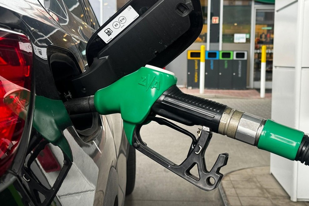 Petrol bencinska črpalka pumpa cene Slovenija