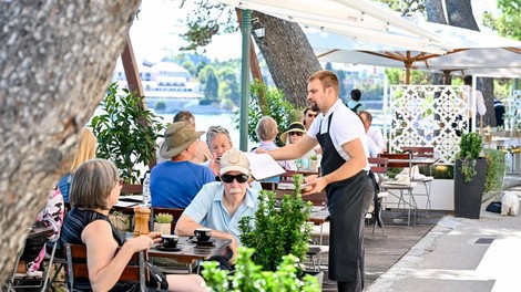 Korcula, lokal turisti natakar
