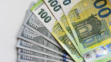Poročilo: Le štirje moški in bogatejši od pol Afrike