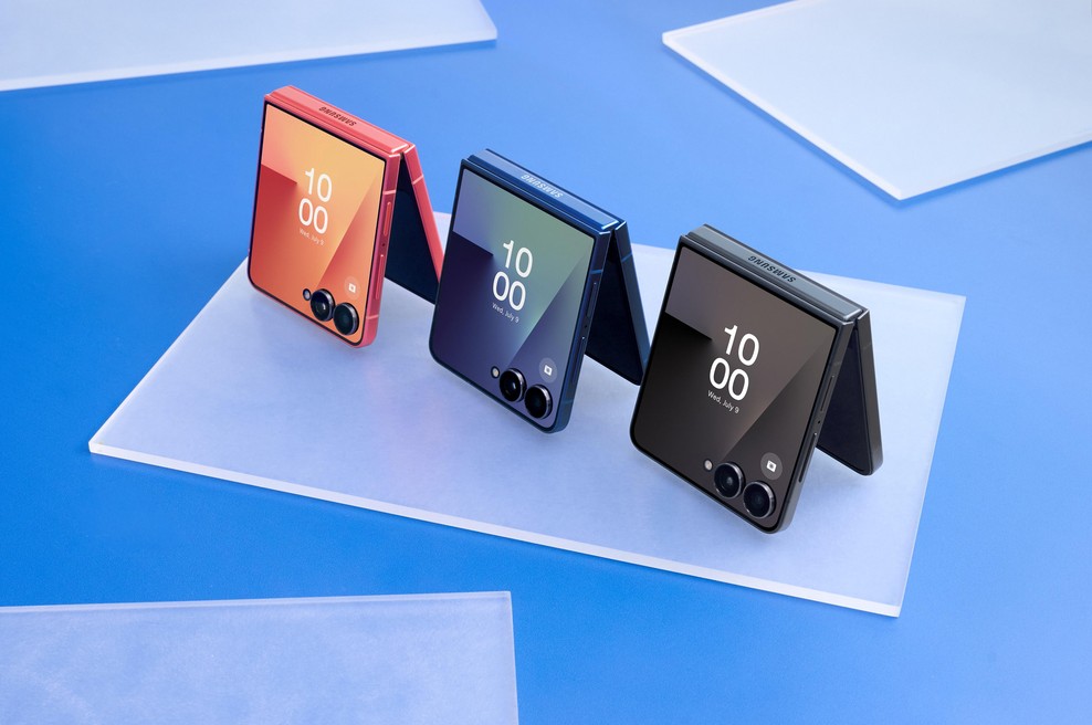 Samsung Galaxy Z Flip7: žepna naprava z napredno umetno inteligenco in novim zunanjim zaslonom FlexWindow od roba do roba (foto: promocijska fotografija)