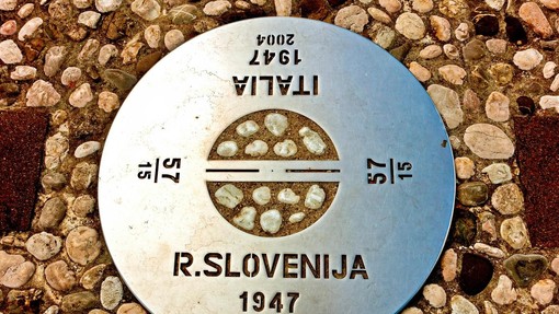Prišel iz Slovenije in 'zašvical', ko je opazil policiste: ko je poskušal odvreči manjši zavoj, so imeli kaj videti