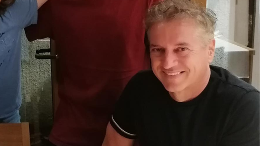 Robert Golob objavil prisrčno družinsko fotografijo: vsi govorijo le o eni podrobnosti (FOTO)