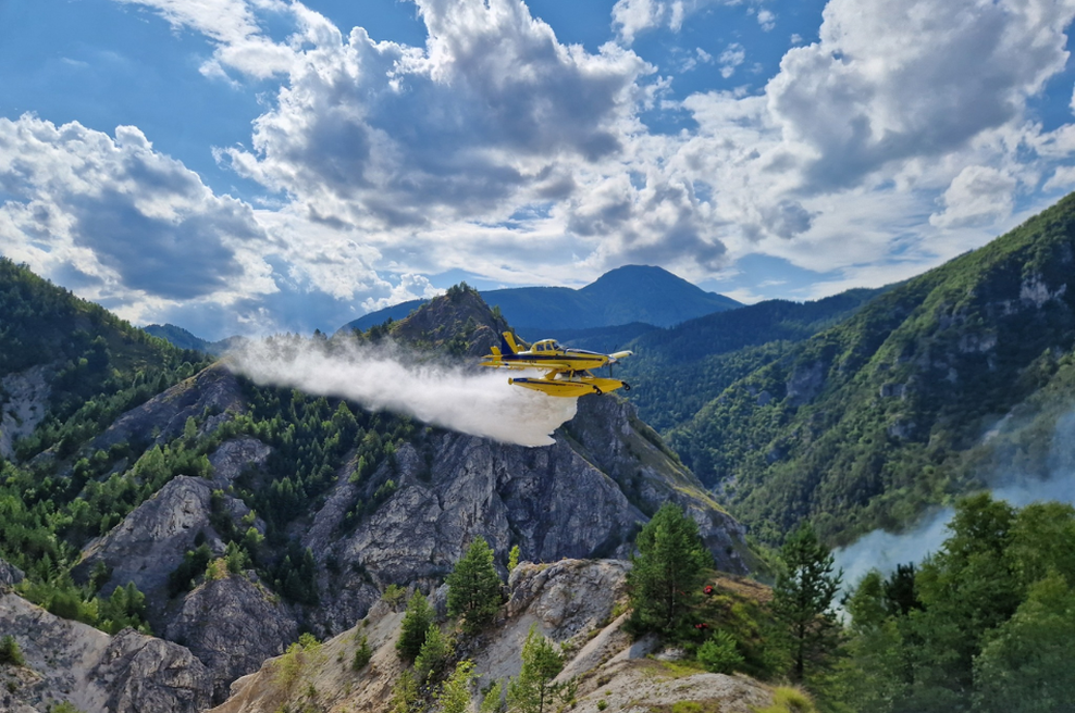 Požar na območju Črne na Koroškem: "Brez letal air tractor bi zadeva zagotovo ušla nadzoru" (foto: Facebook/Gasilci Črna na Koroškem)