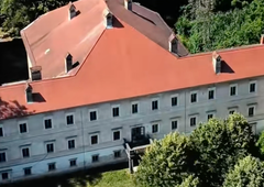 Naprodaj pravljični slovenski dvorec – vrtoglava cena in dramatična zgodovina