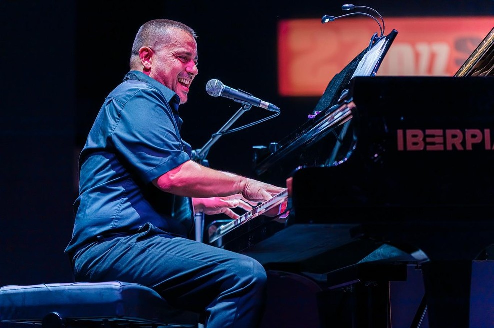 Slovenski virtuoz Uroš Perić in svetovna ikona džez Emmet Cohen delila oder na prestižnem španskem festivalu San Javier (foto: Pedro Sáez)