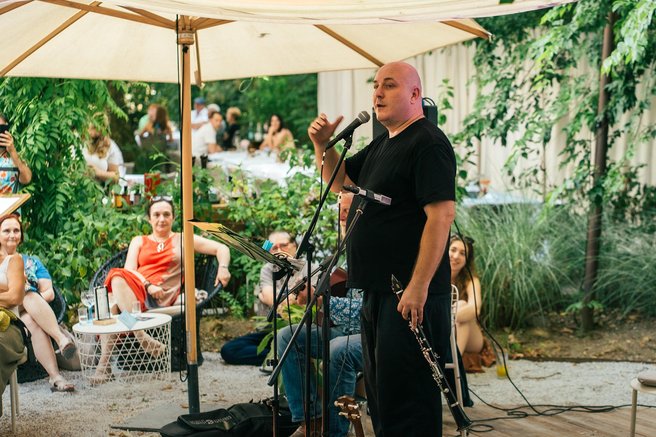V zelenem ljubljanskem kotičku Vrt Lili Novy je poletje glasbeno zelo živahno