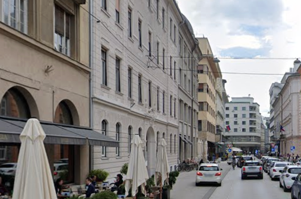 Bogata zgodovina: v ljubljanski stavbi danes balkanska in mehiška hrana, nekoč pa legendarna slaščičarna in razkošna stanovanja (foto: Google Zemljevid/posnetek zaslona)