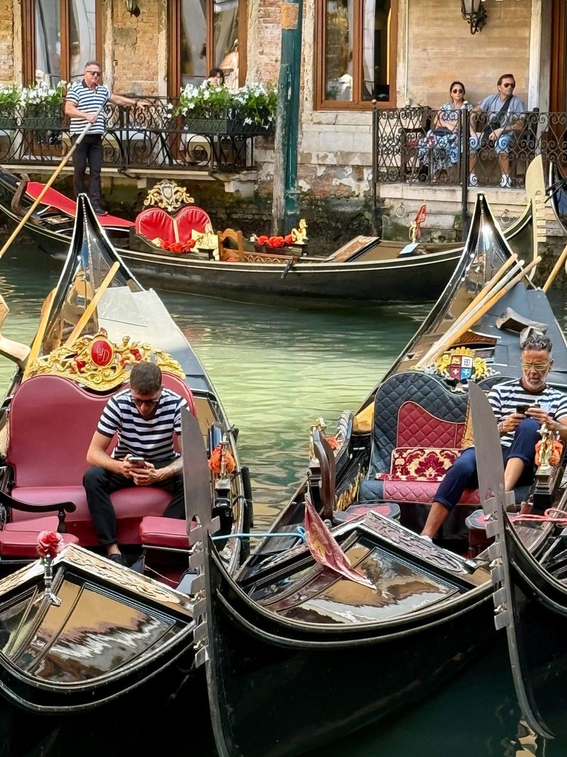 Benetke gondola gondole turisti