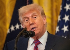 Trump vložil tožbo proti ameriškemu časniku: zahteva več kot osem milijard evrov odškodnine