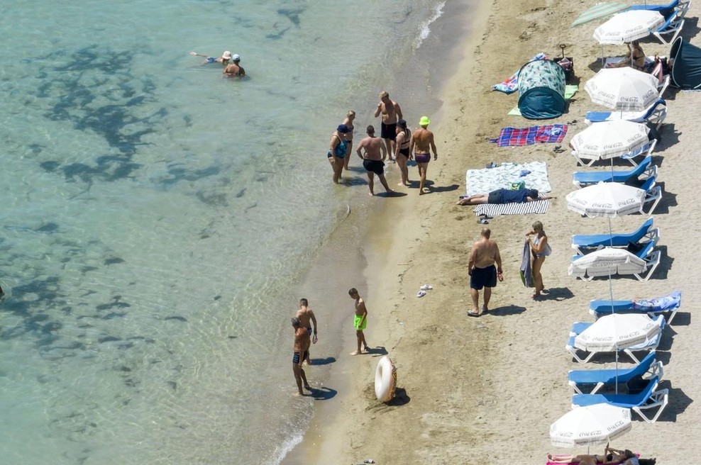 Med plavanjem v morju turistki doživeli pravo grozo: "Pohitita ven, približuje se vama!" so ju obupano svarili (foto: Profimedia)