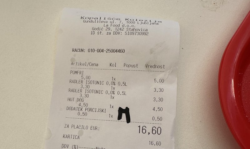 Bralec ogorčen nad prakso na znanem ljubljanskem kopališču: "Cene so šle že tako v višave, potem pa še ta udarec ..."
