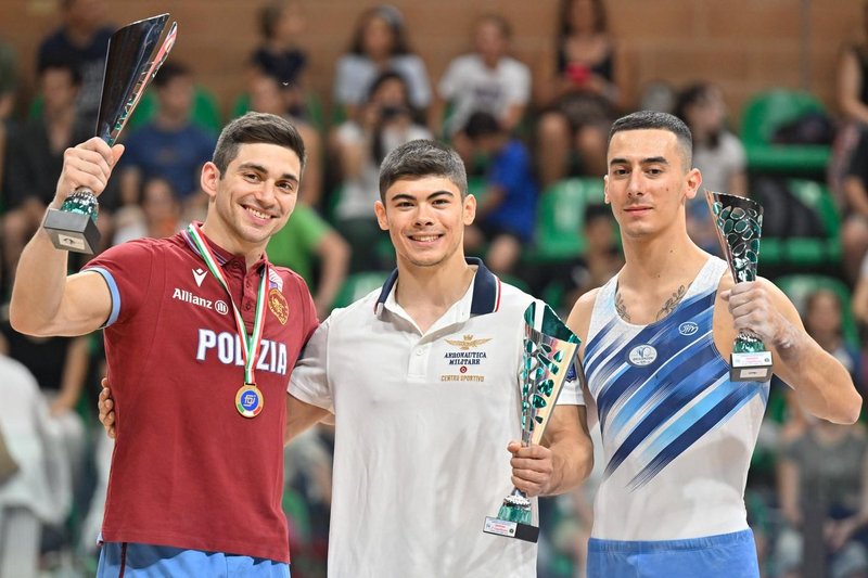 Italijanski telovadec po grdem padcu v komi