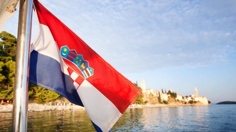HRvaška zastava turizem morje Jadran Jadransko morje Slovenija turisti