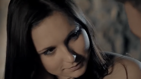 Lara Safran, Vloga za Emo