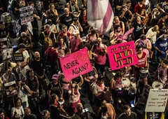 Množični protesti v Izraelu: na ulicah protestiralo več deset tisoč ljudi