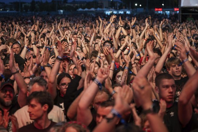 glasba koncert oasis smrt policija moški