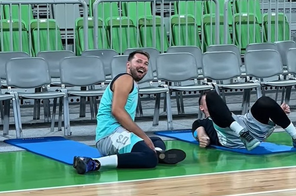 Luka Dončić, kako lepo te je znova videti! Slovenski zvezdnik si je nadel opremo, ob kateri zaigra srce (foto: Košarkarska zveza Slovenije)