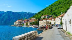 Dolga promenada je najboljši prostor za sprehode.