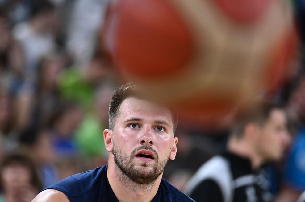 Kaj čaka slovenske košarkarje v Nemčiji? Na pomoč Luke Dončića ne morejo računati (foto: Žiga Živulovič jr./Bobo)