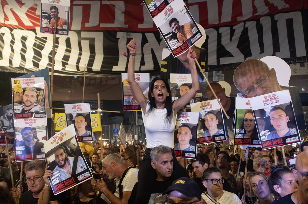 V Tel Avivu na ulicah na desettisoče protestnikov, ki glasno nasprotujejo zloglasnemu načrtu izraelske vlade (foto: Profimedia)