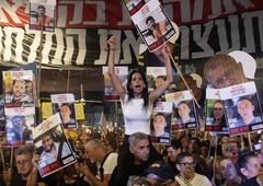 V Tel Avivu na ulicah na desettisoče protestnikov, ki glasno nasprotujejo zloglasnemu načrtu izraelske vlade