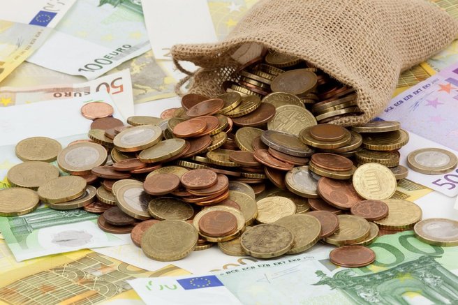 denar bogastvo loterija jackpot milijarda zda avto