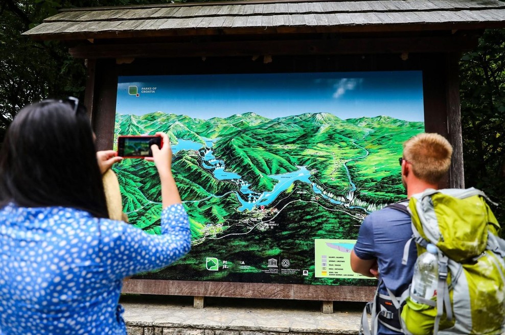 Turistki svetovali, naj se med obiskom Slovenije izogne temu kraju: "Raje kar pozabite nanj!" (foto: Profimedia)