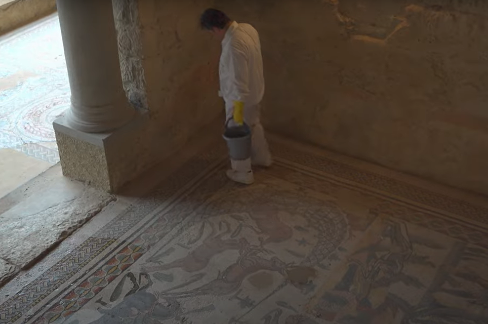 Arheologi naleteli na odkritje, ki jih je pustilo brez besed: pred 1600 leti že uporabljali, kar je naprodaj tudi danes (foto: YouTube/posnetek zaslona)