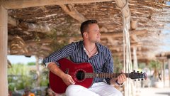 Luka Basi pesem videospot Konoba