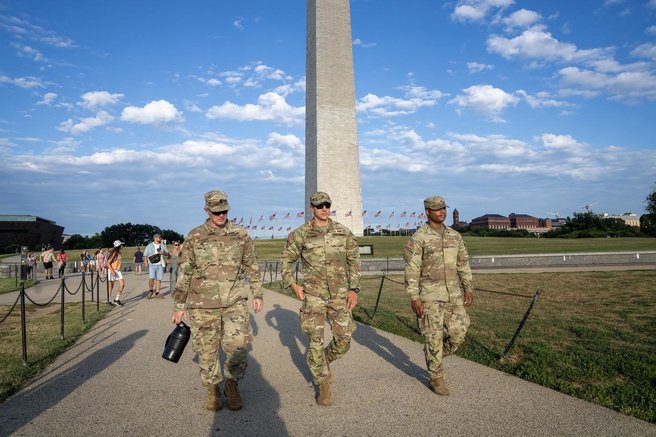 Pripadniki nacionalne garde že na ulicah Washingtona Donald Trump