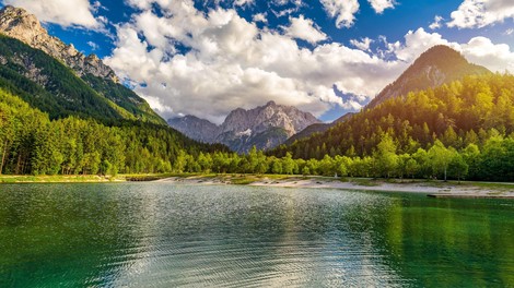 Zadnji poletni dan: temperatura še enkrat visoko, nato preobrat