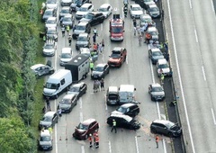 Na avstrijskem Štajerskem na avtocesti trčilo 33 vozil (FOTO)
